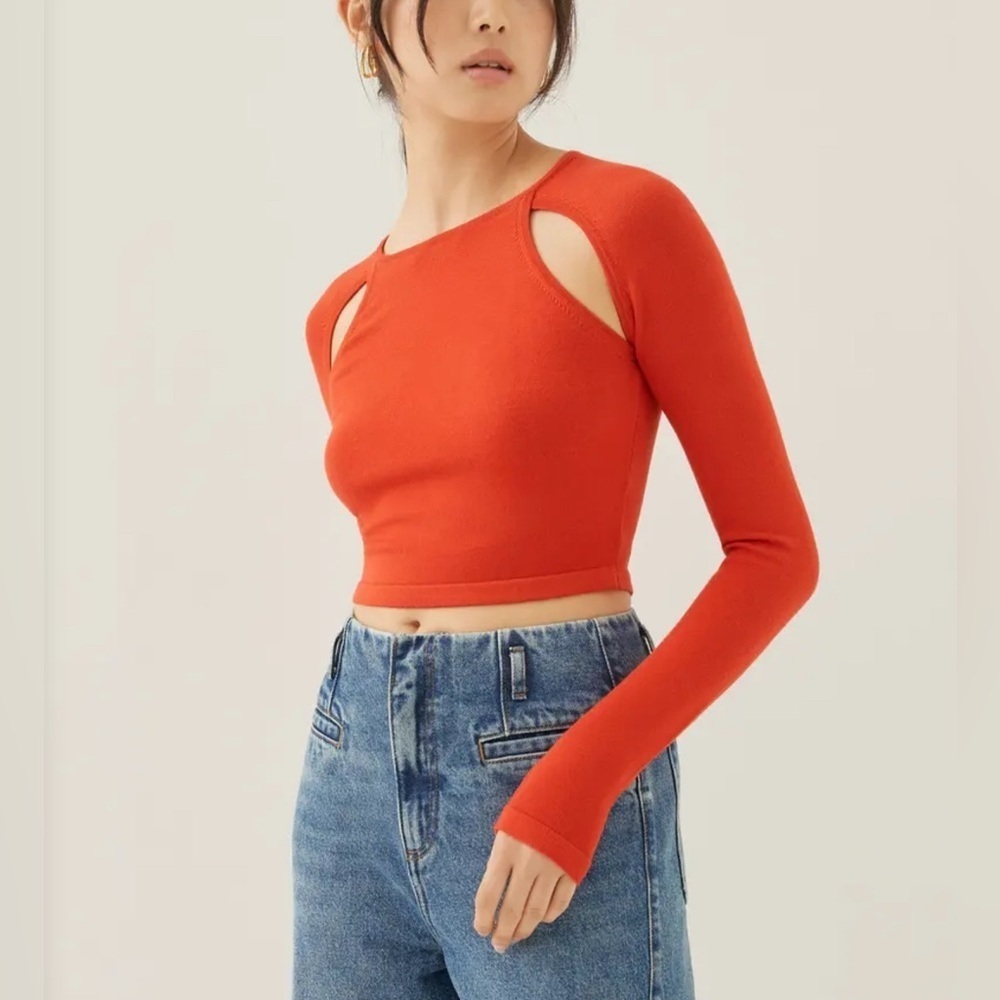 NWT Love, Bonito Maudi Knit Fitted Cutout Long Sleeve Crop Top Vermillion Sz 4